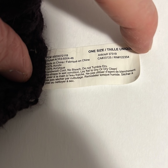 Aritzia TNA One size burgundy winter beanie - Picture 5 of 6